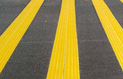 这8种不同颜色、形态的道路交通标线，有什么作用呢？
